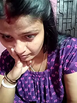 Hot Pakhi online show from January 13, 2025, 4:08 pm