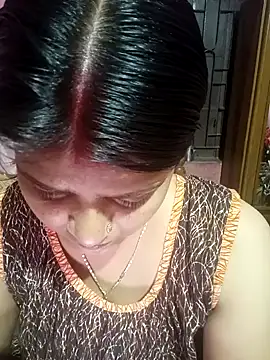 Hot Pakhi online show from February 4, 2025, 2:43 pm