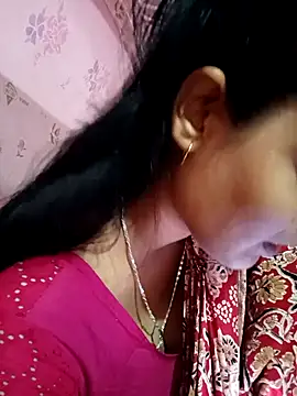 Hot Pakhi online show from February 12, 2025, 3:16 pm