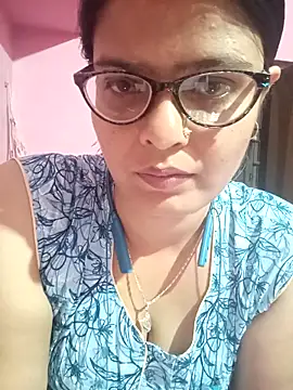 Hot Pakhi online show from February 18, 2025, 3:21 pm