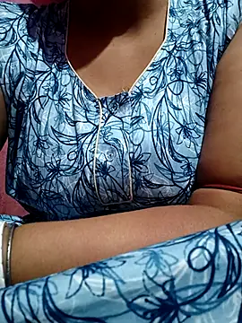 Hot Pakhi online show from March 21, 2025, 3:13 pm