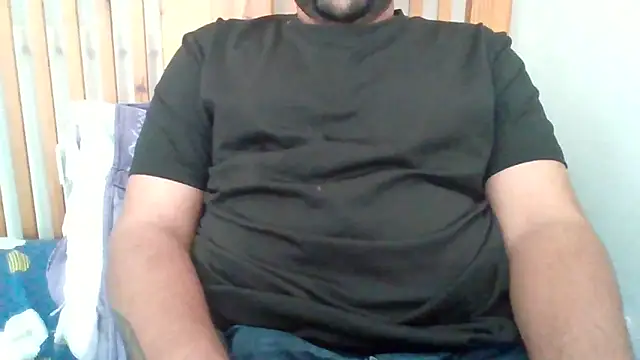 whoreboi98 online show from June 17, 2026, 1:23 pm