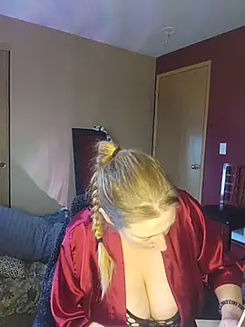 Snapshot of lilyhornyhousewife chatting on June 26, 2026, 4:00 pm lilyhornyhousewife online show from June 26, 2026, 4:00 pm