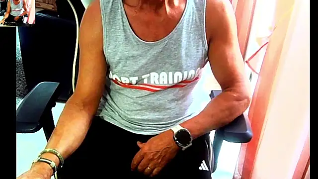 Snapshot of tamron41 chatting on June 2, 2026, 2:41 pm tamron41 online show from June 2, 2026, 2:41 pm