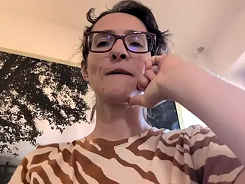 Snapshot of Milky_hairy_mommy chatting on June 27, 2026, 2:44 pm Milky hairy mommy online show from June 27, 2026, 2:44 pm