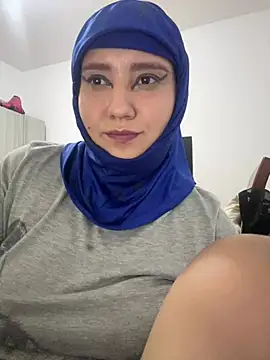 hannahayat online show from July 5, 2026, 3:56 am