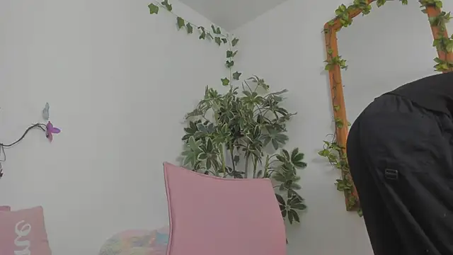 BonnieCute  online show from July 13, 2026, 12:13 am