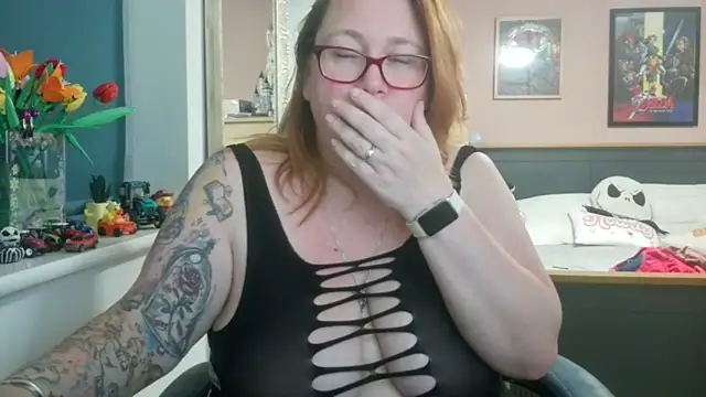 NikiDeeOfficial online show from June 10, 2026, 9:35 pm