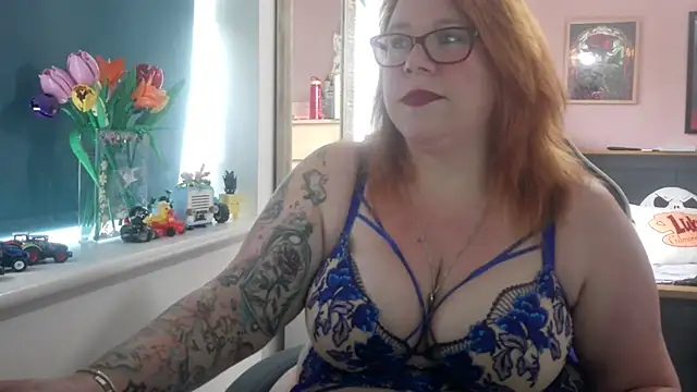 NikiDeeOfficial online show from July 15, 2026, 11:15 am