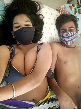 hottiess69 online show from May 15, 2026, 10:50 pm