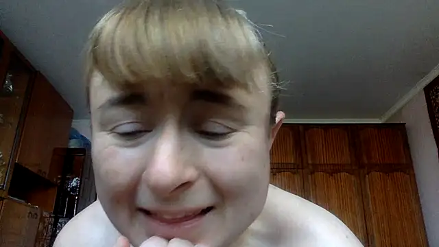 Snapshot of KlavdiaPetrivna chatting on July 4, 2026, 5:35 am KlavdiaPetrivna online show from July 4, 2026, 5:35 am