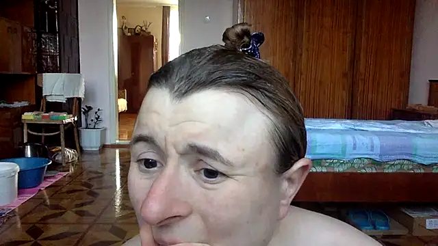 Snapshot of KlavdiaPetrivna chatting on July 17, 2026, 3:35 am KlavdiaPetrivna online show from July 17, 2026, 3:35 am