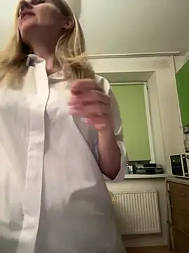AlisonXCristal online show from April 12, 2026, 7:19 pm