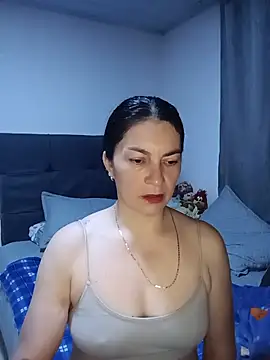 Snapshot of renata_hot1 chatting on June 23, 2026, 2:42 am renata hot1 online show from June 23, 2026, 2:42 am