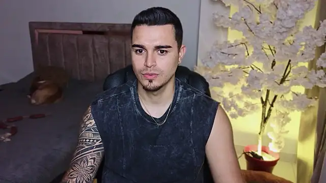 Axel Big cock online show from July 22, 2026, 11:40 pm