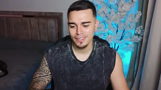 Axel Big cock online show from July 25, 2026, 2:42 am