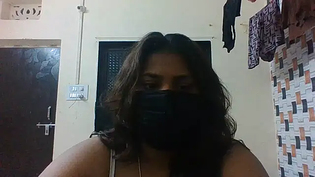 Hotmilfxox online show from June 24, 2026, 2:38 pm