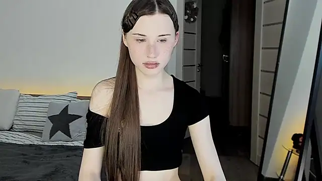 Stella Sunny online show from June 18, 2026, 12:55 am