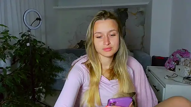 Submissive love online show from June 15, 2026, 8:44 pm