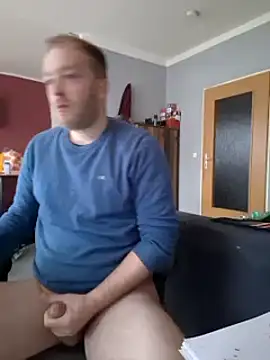 Henner33 online show from March 2, 2025, 1:38 pm