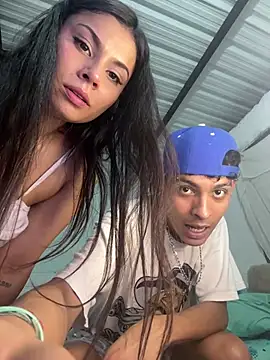 ValenSuarez25 online show from June 22, 2026, 1:18 am