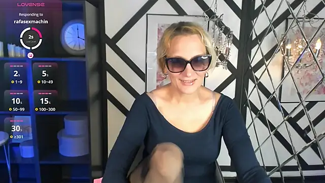 Queen Anna  online show from August 7, 2026, 5:31 am