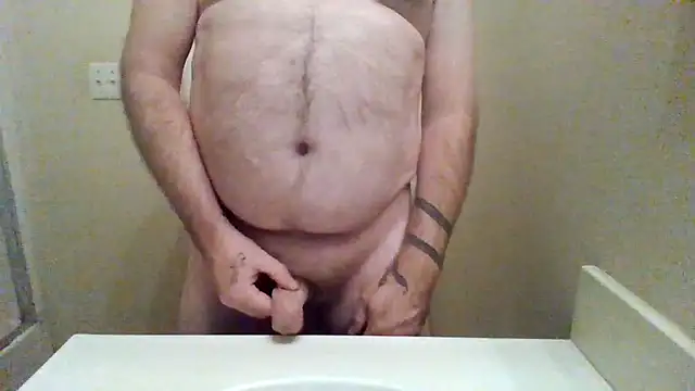 Snapshot of WatchinU82 chatting on May 21, 2026, 4:08 am WatchinU82 online show from May 21, 2026, 4:08 am