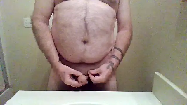 Snapshot of WatchinU82 chatting on May 22, 2026, 1:24 am WatchinU82 online show from May 22, 2026, 1:24 am
