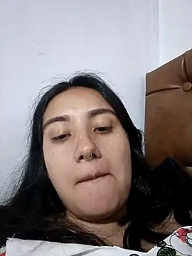 Hellen Alex online show from May 5, 2026, 2:25 pm
