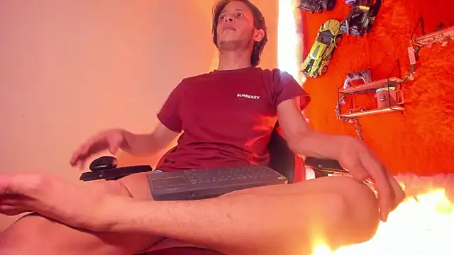 LilOwen  online show from May 18, 2026, 5:52 pm