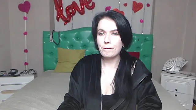 JasmineKouch online show from April 9, 2026, 6:02 pm