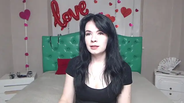 JasmineKouch online show from April 16, 2026, 6:03 am