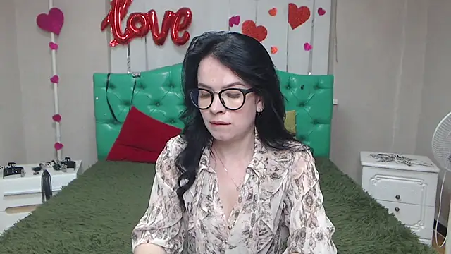 JasmineKouch online show from May 28, 2026, 5:43 pm