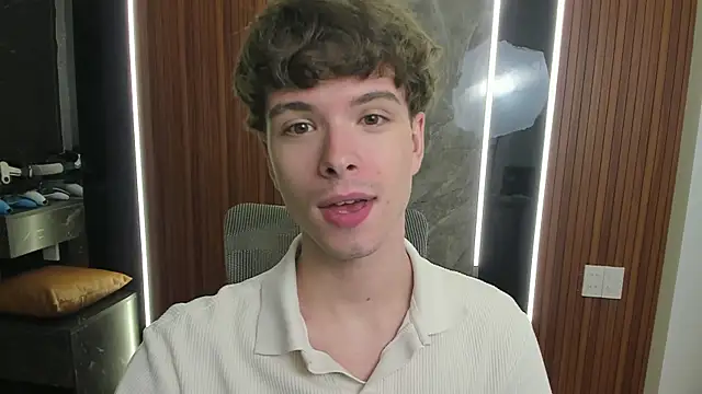 Snapshot of calvin_love_you chatting on July 8, 2026, 3:05 pm calvin love you online show from July 8, 2026, 3:05 pm