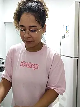 Snapshot of VitoriaFernandes chatting on February 17, 2026, 10:27 pm VitoriaFernandes online show from February 17, 2026, 10:27 pm