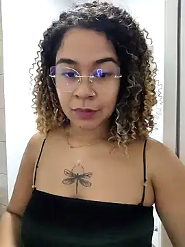 Snapshot of VitoriaFernandes chatting on February 19, 2026, 9:44 pm VitoriaFernandes online show from February 19, 2026, 9:44 pm