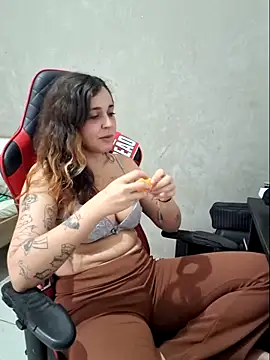 luuhcat09 online show from June 18, 2026, 5:06 pm