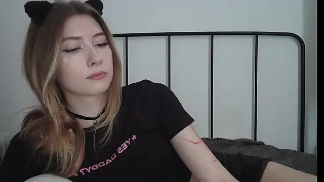 ErikaShyy online show from July 28, 2026, 12:48 pm