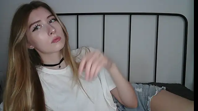 ErikaShyy online show from July 30, 2026, 10:14 am
