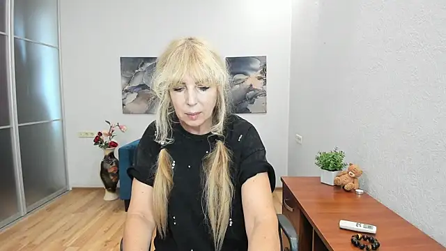 Anna Diax online show from July 24, 2026, 11:52 am