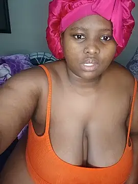 queenxdede online show from May 15, 2026, 3:57 am