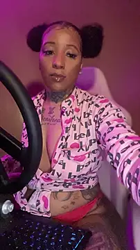 CrownedNyaries online show from July 31, 2026, 2:55 am