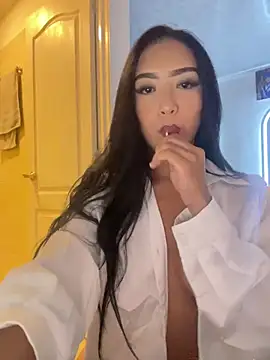 SOPHIACANDY19  online show from July 17, 2026, 12:28 am