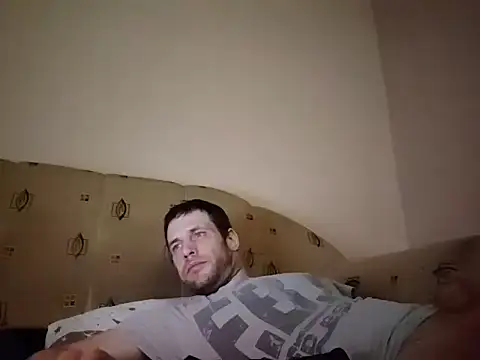 Vicktore007 online show from February 18, 2026, 10:39 pm