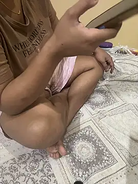 sissarahotty online show from August 9, 2026, 2:11 pm