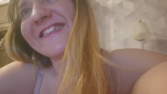 EstrellaWalters online show from May 19, 2026, 4:57 pm