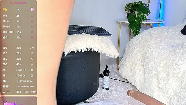 Snapshot of Alba_Olimpo chatting on June 27, 2026, 5:40 pm Alba Olimpo online show from June 27, 2026, 5:40 pm
