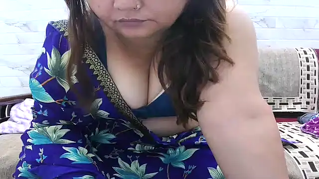 Snapshot of bhabhi_jaan11 chatting on August 4, 2026, 4:09 pm bhabhi jaan11 online show from August 4, 2026, 4:09 pm