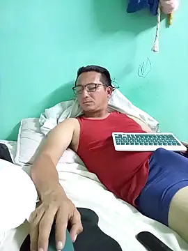 Andresguz35 online show from March 10, 2026, 4:06 am