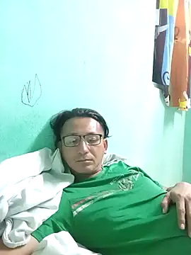 Andresguz35 online show from March 16, 2026, 6:39 am